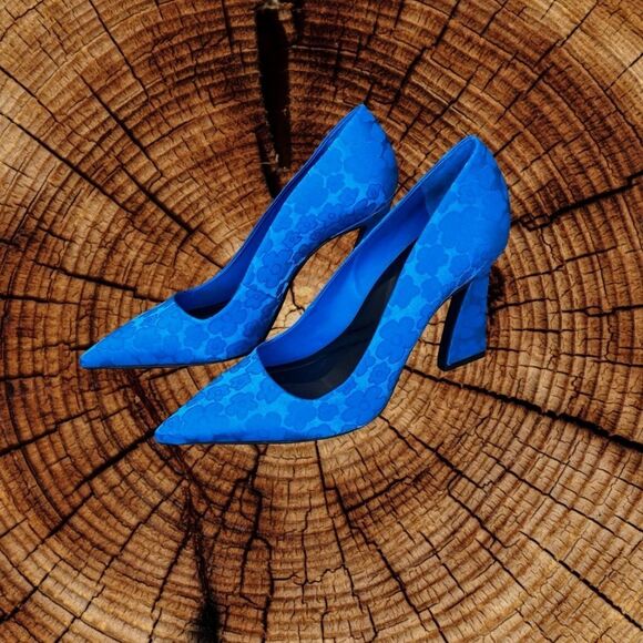 NWT Gianni Bini Blue Satin Embossed Floral Heels-Stiletto Closed Toe Size 8 1/2 - Picture 14 of 15